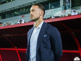 يايسله غير راض عن مستوى الأهلي السعودي وينتقد حكم مباراة الدحيل