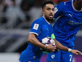 بعد 197 يوماً.. الدوسري يسجل مع الهلال ويعزز رقمه التاريخي