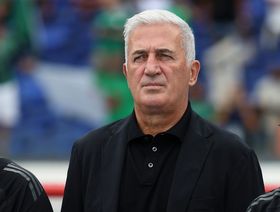 بيتكوفيتش يستدعي زيدان لقائمة منتخب الجزائر ويدافع عن خياراته