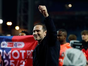 لامبارد يعيد كوفنتري سيتي إلى الدوري الإنجليزي الممتاز بعد ربع قرن