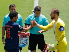 أوبلاك: أتلتيكو استقبل الأهداف بسهولة ولا أفهم قرارات الحكم