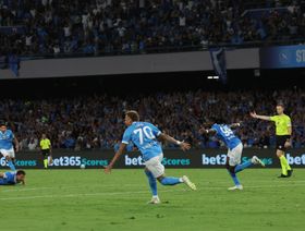 هدف قاتل يُفجر ملعب "مارادونا" وينقذ نابولي من أول تعثر