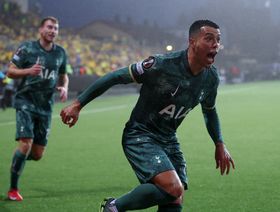 توتنهام يصطدم بمانشستر يونايتد في نهائي الدوري الأوروبي
