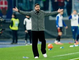 لماذا يُطارد جمهور السنغال سيسك فابريغاس قبل كأس أمم إفريقيا؟