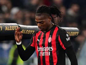 مانشستر يونايتد وأرسنال يقدمان طوق نجاة للياو في أزمته مع ميلان