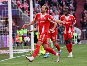 بايرن ميونيخ يتوج بطلاً للدوري الألماني بالفوز على شتوتغارت