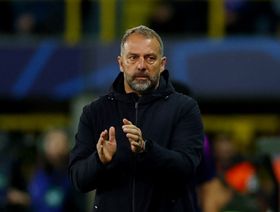 فليك يرفض انتقاد الدفاع ويلوم لاعبي خط الوسط بعد مباراة بروج