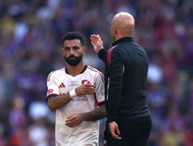 بعد تصريحات سلوت.. هل تراجع ليفربول عن التعاقد مع إيزاك؟