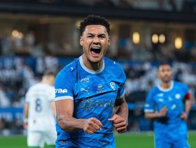 شاهد.. الهلال يستعيد صدارة الدوري السعودي بعد تغلّبه على الفتح