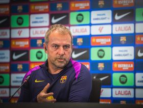 هانزي فليك يستغرب "أكاذيب" عن لامين يامال ويؤكد علاقة ثقة ببرشلونة