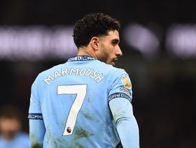 من هو أصعب مدافع لعب ضده عمر مرموش في الدوري الإنجليزي؟