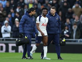 غياب طويل.. الكشف عن تفاصيل إصابة محمد قدوس نجم توتنهام