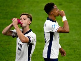 نوتنغهام يقترب من ضم ماكاتي وهاتشينسون من سيتي وإيبسويتش