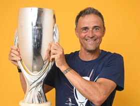 لويس إنريكي يخمد النار بين حكيمي وديمبيلي حول الكرة الذهبية