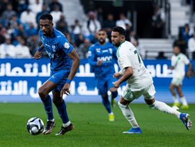 شاهد.. الأهلي يفرض التعادل على الهلال وصراع القمة يشتعل بالدوري السعودي