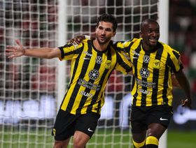شاهد.. الاتحاد يتقدّم في الشوط الأول على الاتفاق بهدفي عوار وديابي
