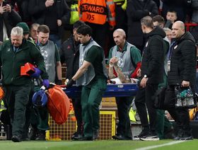 ضربة مزدوجة لغلطة سراي.. نوا لانغ يقطع إبهامه وفيكتور أوسيمين يكسر ذراعه