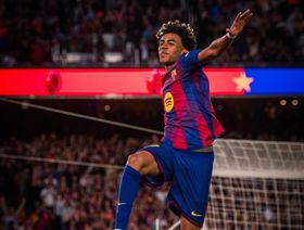 لامين يامال يهدد أتلتيكو مدريد بسلاح ليبرون جيمس