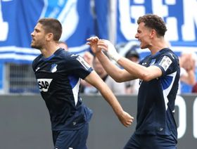 دورتموند يسقط أمام هوفنهايم وبايرن يقترب من التتويج بالدوري الألماني