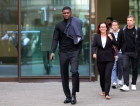 الإفراج عن توماس بارتي لاعب أرسنال السابق بكفالة