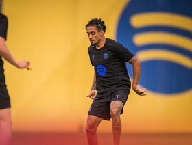 شاهد.. هانزي فليك يتلقى 3 أخبار سارة في تدريبات برشلونة