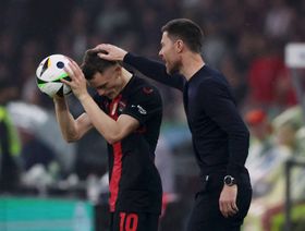 والد فيرتز يسافر إنجلترا للاجتماع بمسؤولي مانشستر سيتي