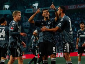 الجزائري شايبي يساهم في 3 أهداف في مباراة مجنونة بالدوري الألماني