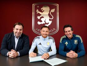 مُكافأة فورية من أستون فيلا لصاحب هدف الفوز ضد مانشستر سيتي