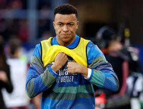 كيليان مبابي يستبعد الجراحة من أجل المونديال.. كيف يحل مشكلة ركبته؟