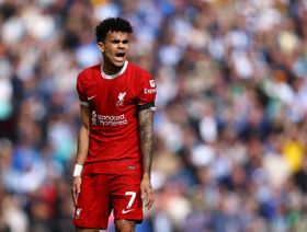 ليفربول يواصل تعنته مع برشلونة بعرقلة مفاوضة لويس دياز