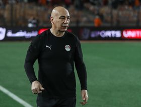 حسام حسن مدرب مصر يعفو عن "الهداف" إمام عاشور بعد الاعتذار