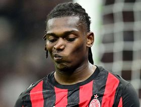 جمهور ميلان يطلق صافرات استهجان ضد رافائيل لياو أمام يوفنتوس