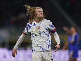 هالاند المتوهج يعادل رقم ليفاندوفسكي في تصفيات كأس العالم