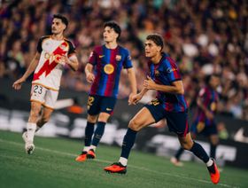 برشلونة يجتمع بوكيل حمزة عبد الكريم لتجنب "مصير درو"