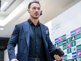 يايسله يصدم جمهور الأهلي ويعلن رحيله المفاجئ عن بطل آسيا