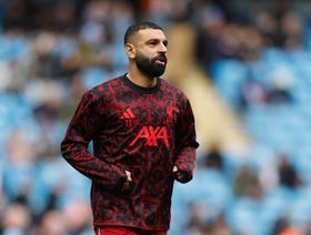 المنسق الإعلامي لمنتخب مصر يشن هجوماً حاداً على سلوت بسبب صلاح