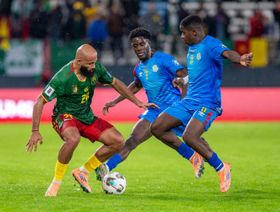 مبيومو يصطدم بصديقه مزراوي ويحذر الكاميرون من "جودة المغرب"