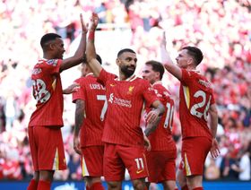 ليفربول يقيم حفل التتويج على شرف توتنهام.. وصلاح يترك بصمته