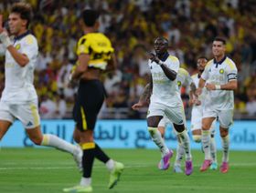 شاهد.. هدف خرافي لساديو ماني يشعل الكلاسيكو.. هل يشبه هدف زيدان التاريخي؟