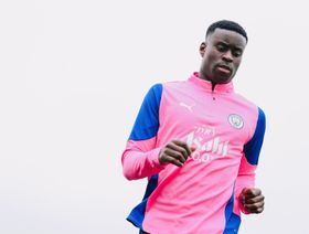 مارك غيهي.. من "منبوذ" في تشيلسي إلى صخرة مانشستر سيتي