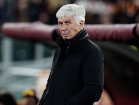 شاهد.. غاسبيريني مدرب روما يغادر المؤتمر الصحفي باكياً