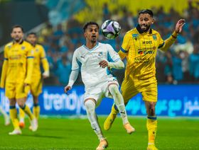 نهاية مجنونة.. نيوم يعرقل التعاون ويهدي المركز الثاني للهلال في الدوري السعودي