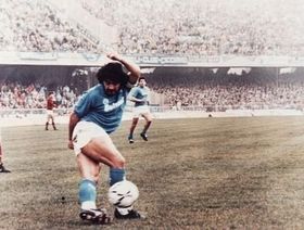 رابونا.. كيف تحولت خدعة الأطفال إلى فن كروي وتمرّد على القدم الضعيفة؟