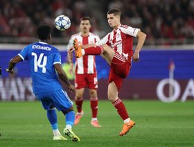 موهبة أولمبياكوس يشعل صراعاً قوياً بين ريال مدريد ومانشستر يونايتد