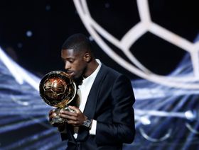 عثمان ديمبيلي مُهدد بالرحيل عن سان جيرمان بسبب الكرة الذهبية