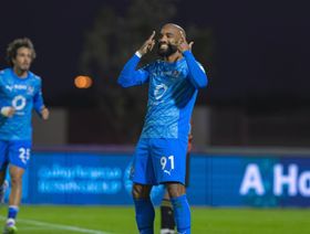 شاهد..  ألكسندر لاكازيت يسجل مجدداً ويقود نيوم لفوز محدود على الرياض