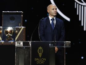 أندريس إنييستا أسطورة إسبانيا قد يتولّى منصباً في الاتحاد المغربي لكرة القدم