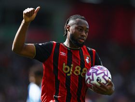 بورنموث يستسلم أمام محاولات ضم سيمينيو ويحدد ثمن رحيله