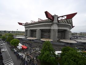 ميلان وإنتر يستحوذان رسمياً على ملعب سان سيرو