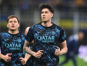 وفاء أليساندرو باستوني لإنتر ميلان يحبط مساعي برشلونة